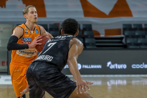 赖以成名的 赖以成名的